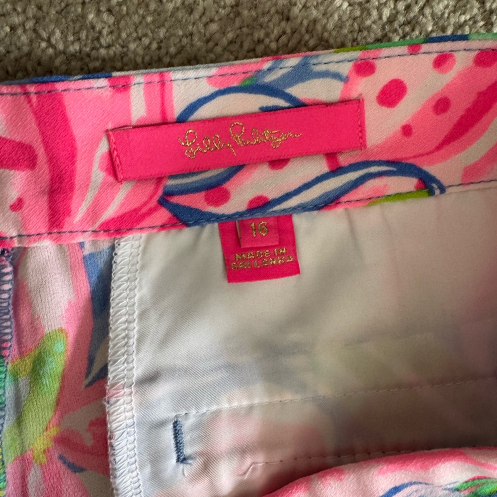 Lilly Pulitzer Ariana Shorts - Picture 2 of 4